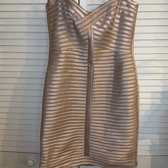 BCBGMaxAzria Dresses & Skirts - BCBGmaxazria nwt Lillie dress size 8